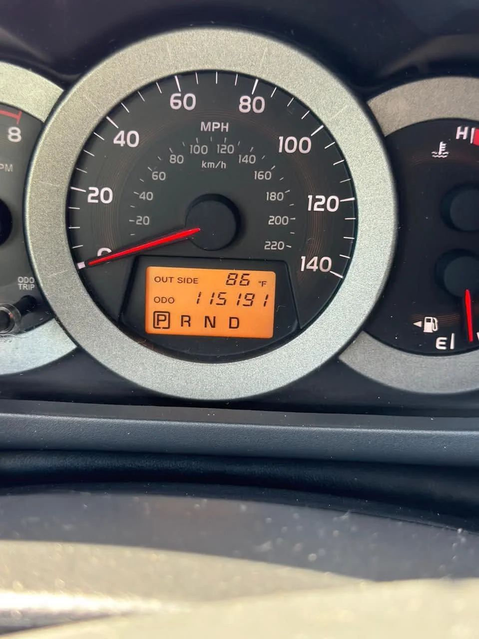 Toyota RAV4 - Image 8