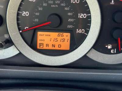 Toyota RAV4 - Image 10