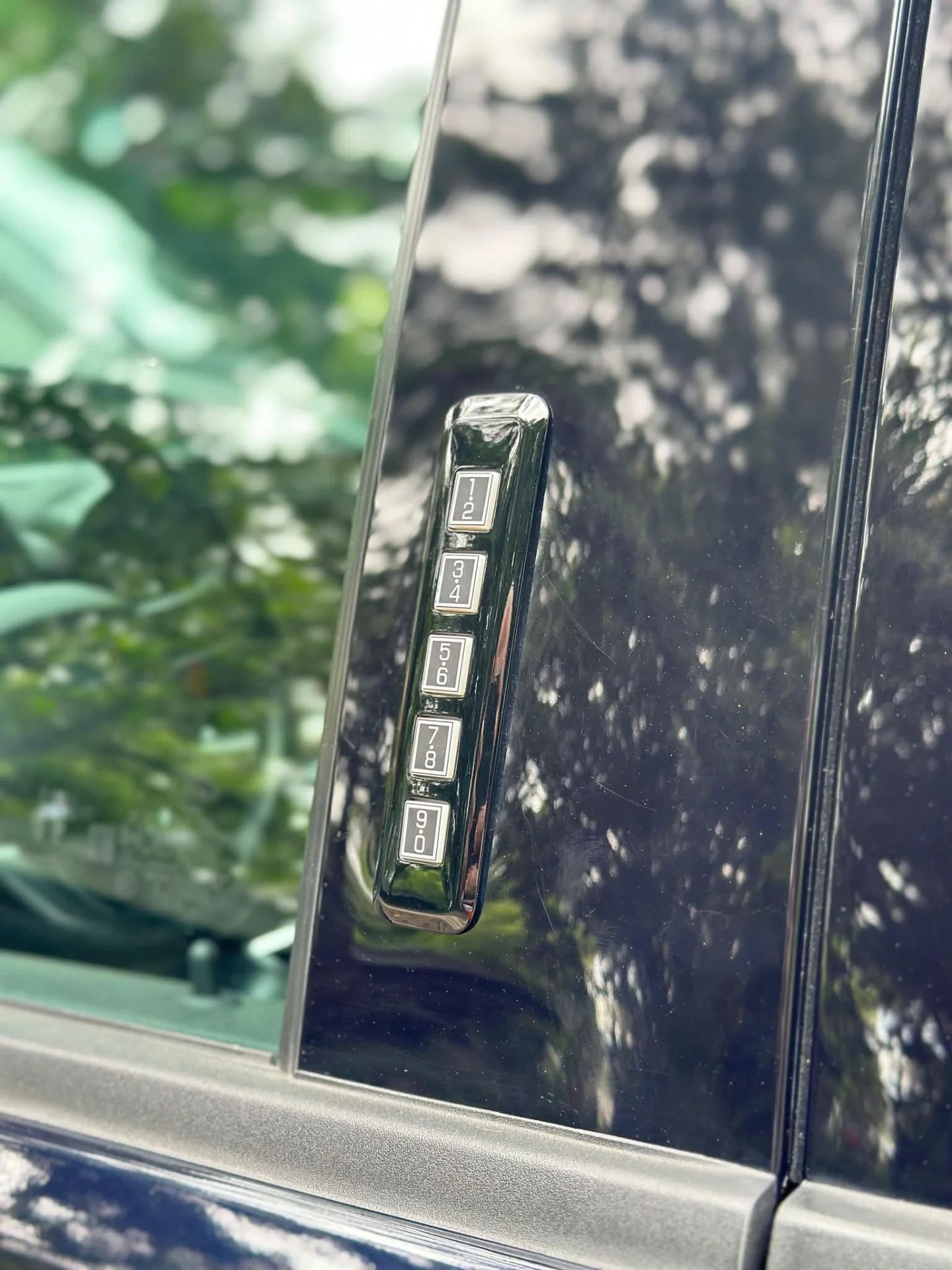 Ford F-150 Raptor - Image 9