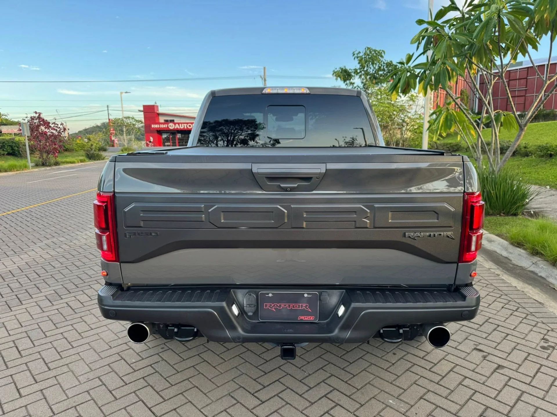 Ford Raptor - Image 4