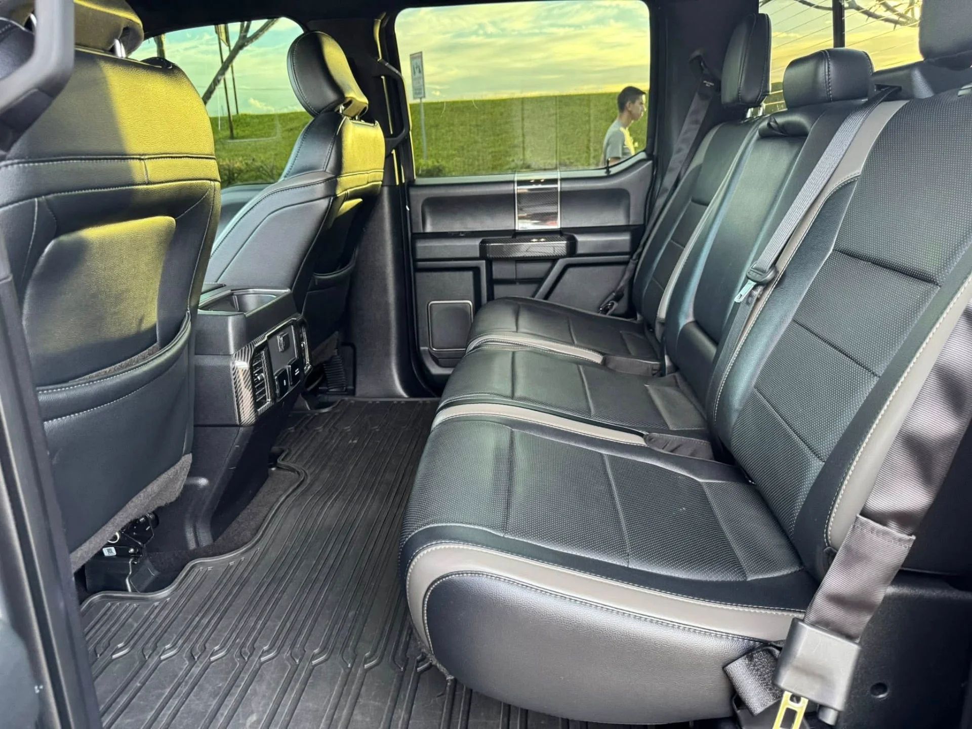 Ford Raptor - Image 8