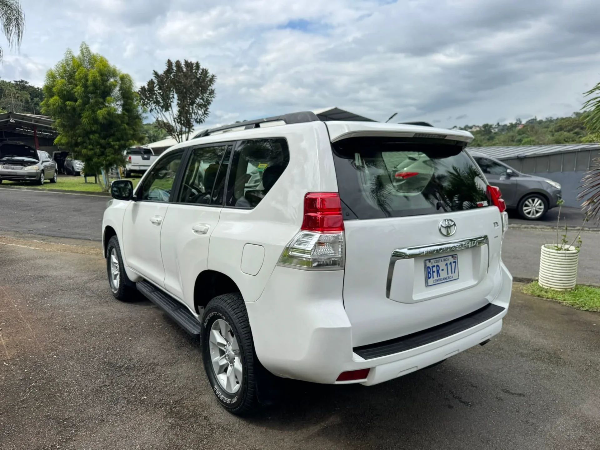 Toyota Prado - Image 2