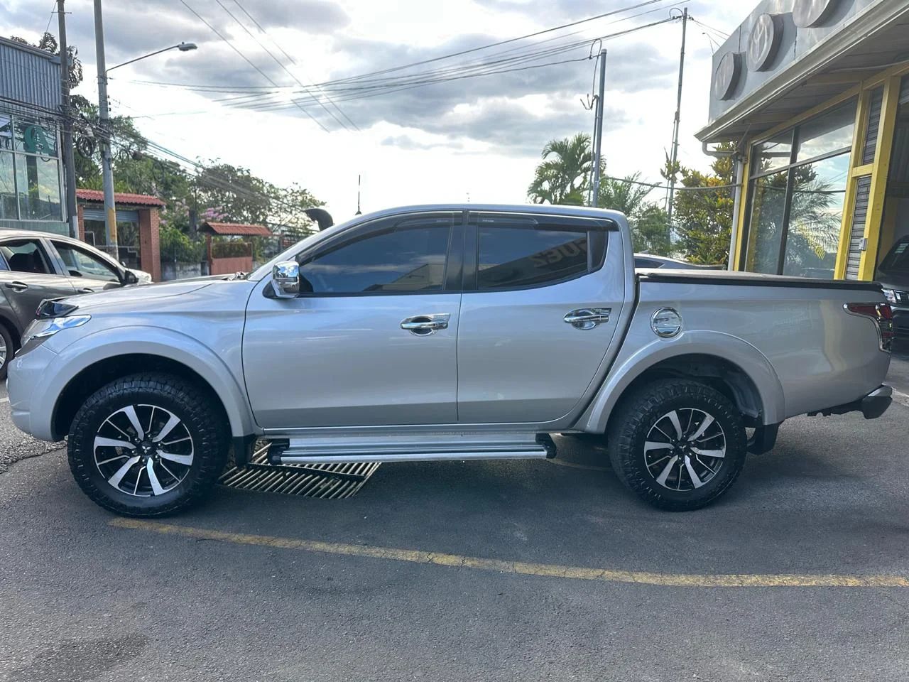 Mitsubishi L200 Sportero - Image 1