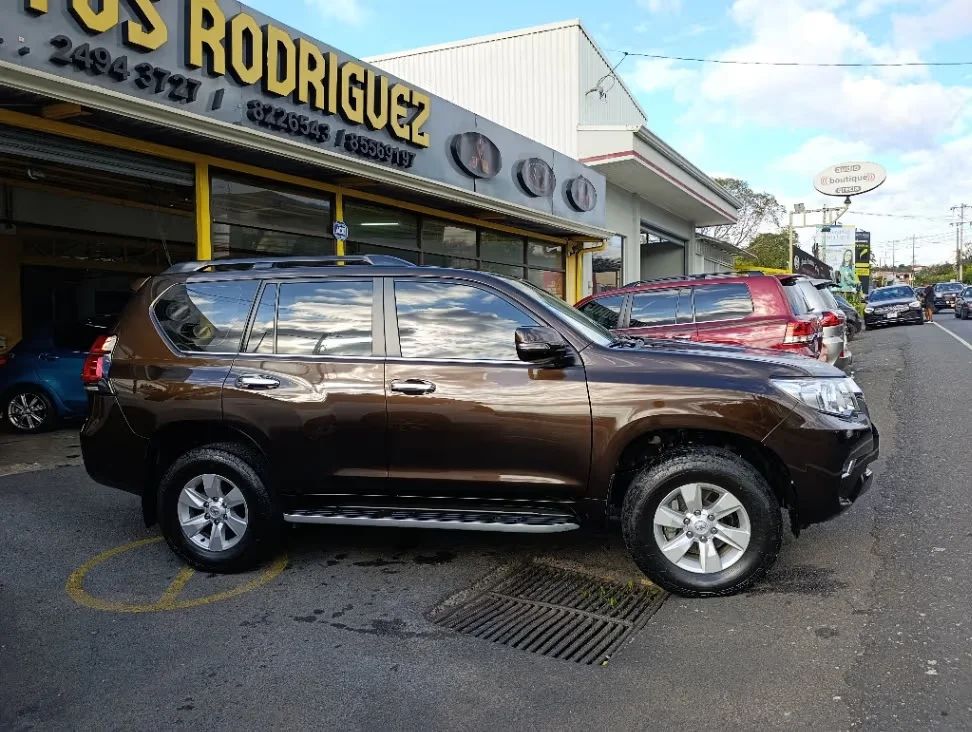Toyota Land Cruiser Prado TX - Image 3