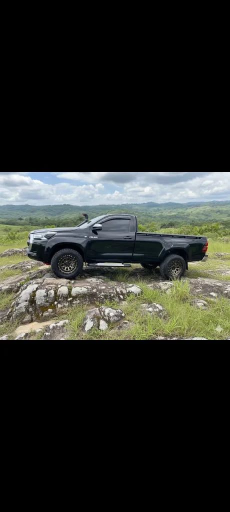 Toyota Hilux - Image 2
