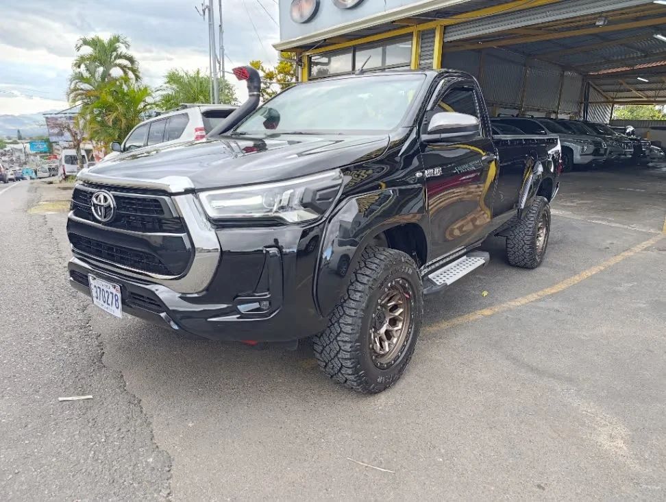 Toyota Hilux - Image 5