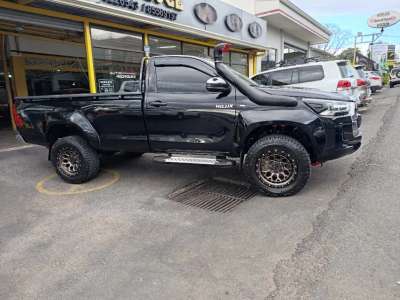 Toyota Hilux - Image 6