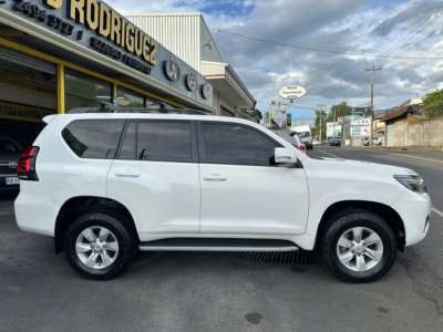 Toyota Land Cruiser Prado - Image 5
