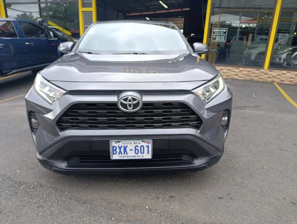 Toyota RAV4 - Image 1