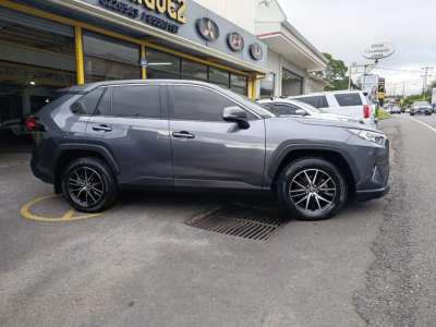 Toyota RAV4 - Image 4