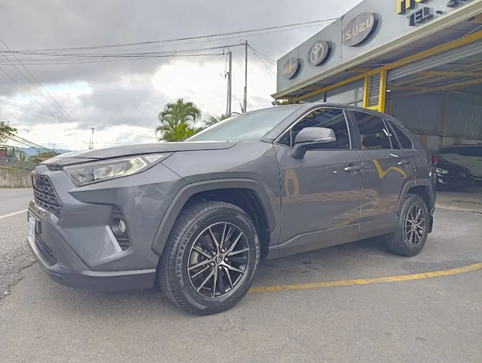 Toyota RAV4 - Image 5