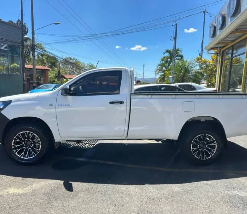 2023 Toyota Hilux