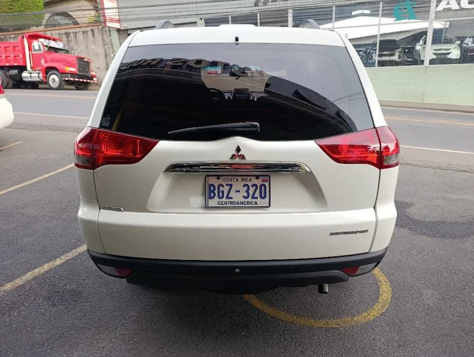 Mitsubishi Montero Sport - Image 2
