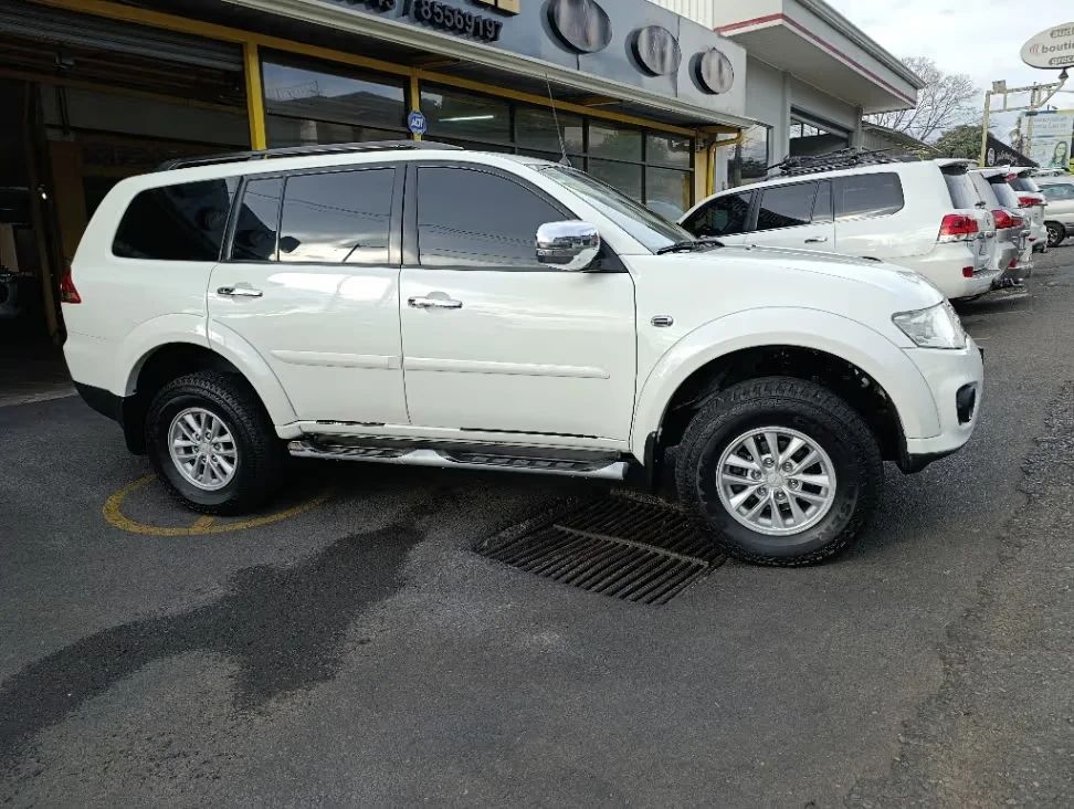 Mitsubishi Montero Sport - Image 3