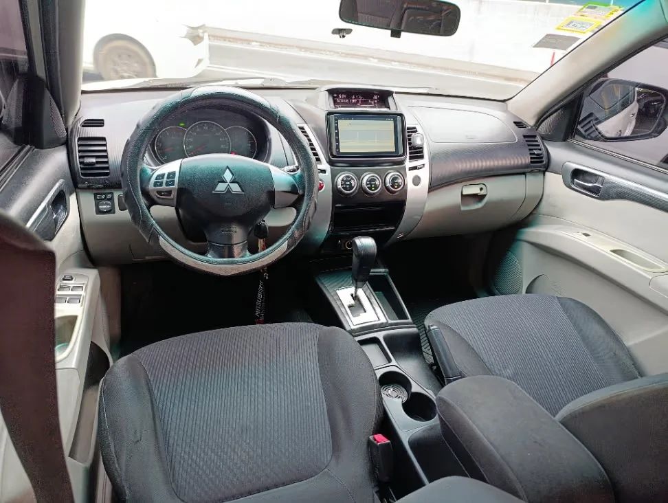Mitsubishi Montero Sport - Image 4