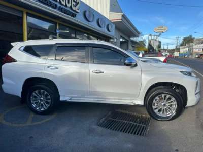 Mitsubishi Montero Sport - Image 3