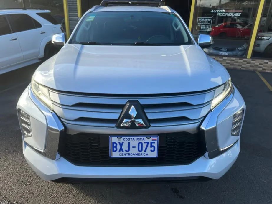 Mitsubishi Montero Sport - Image 4