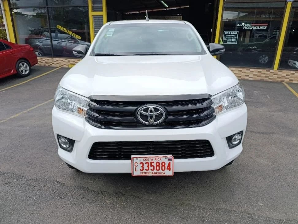 Toyota Hilux - Image 1