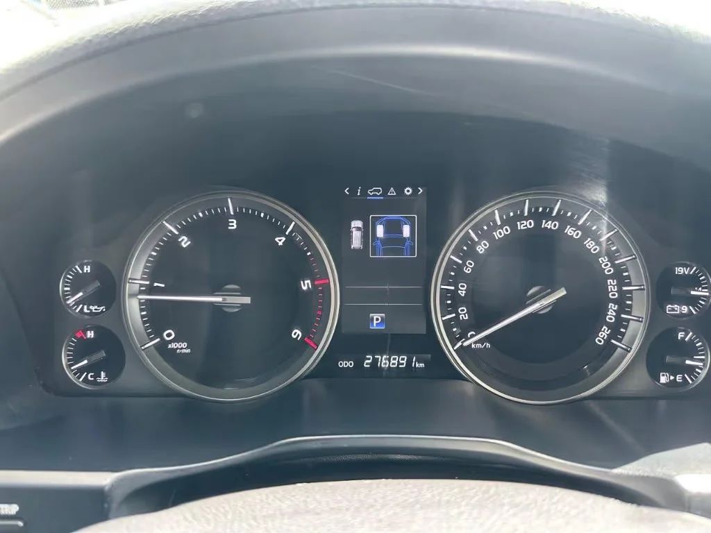 Toyota Land Cruiser VX - Image 2