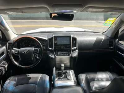 Toyota Land Cruiser VX - Image 4
