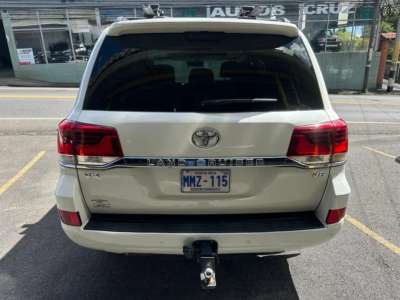 Toyota Land Cruiser VX - Image 5