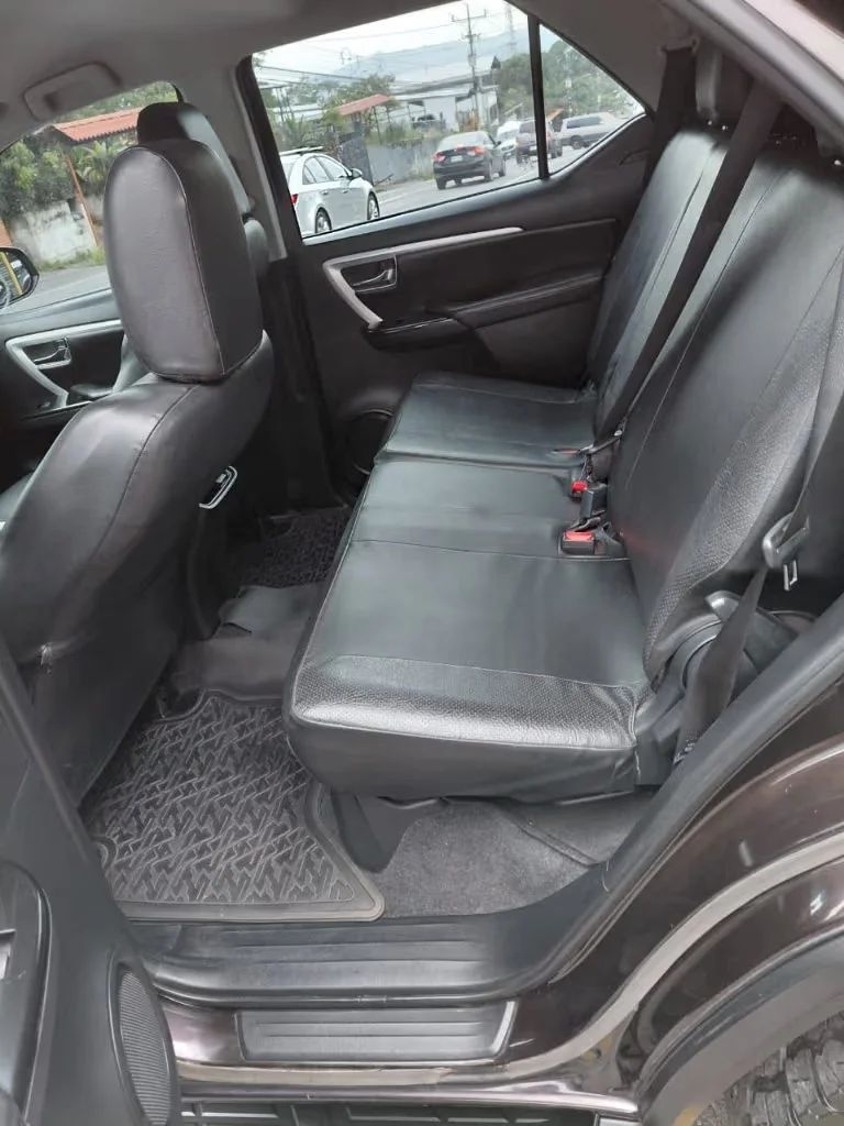 Toyota Fortuner - Image 6