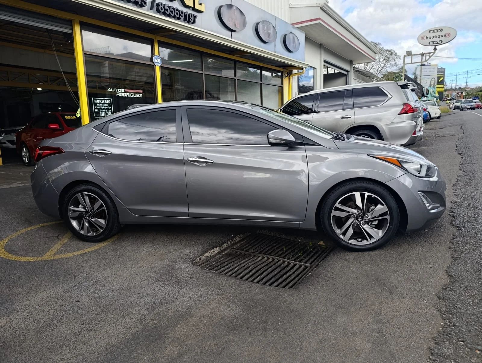 Hyundai Elantra - Image 4