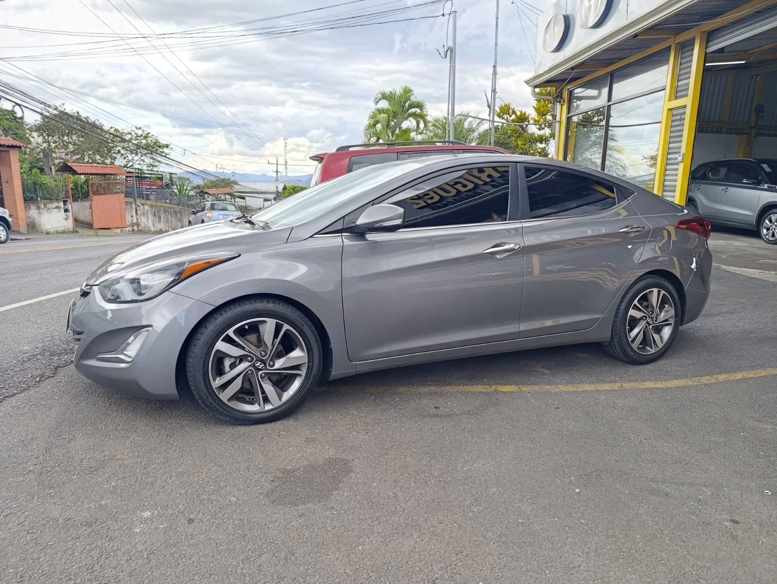 Hyundai Elantra - Image 5