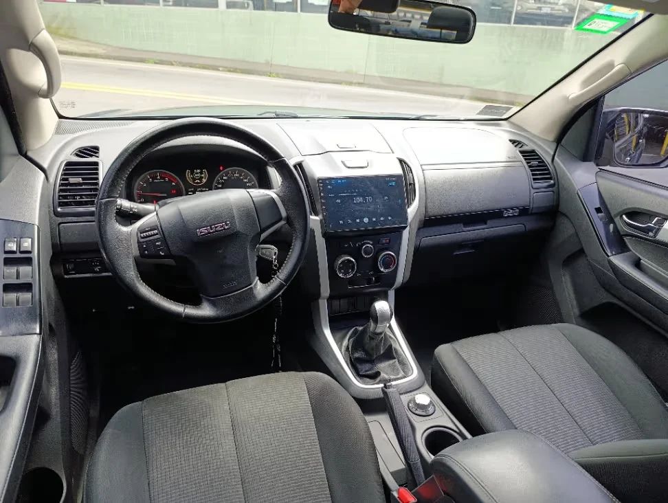 Isuzu Dmax - Image 2