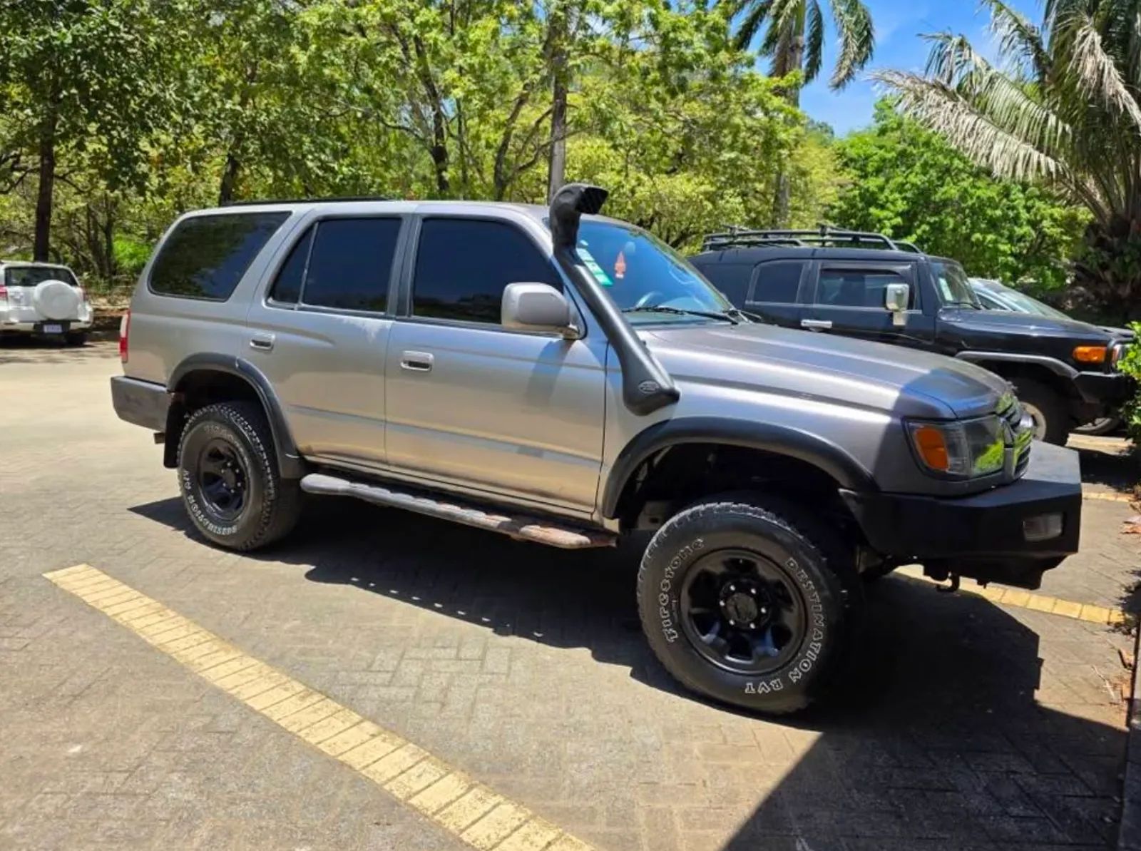 Toyota 4Runner - Image 1