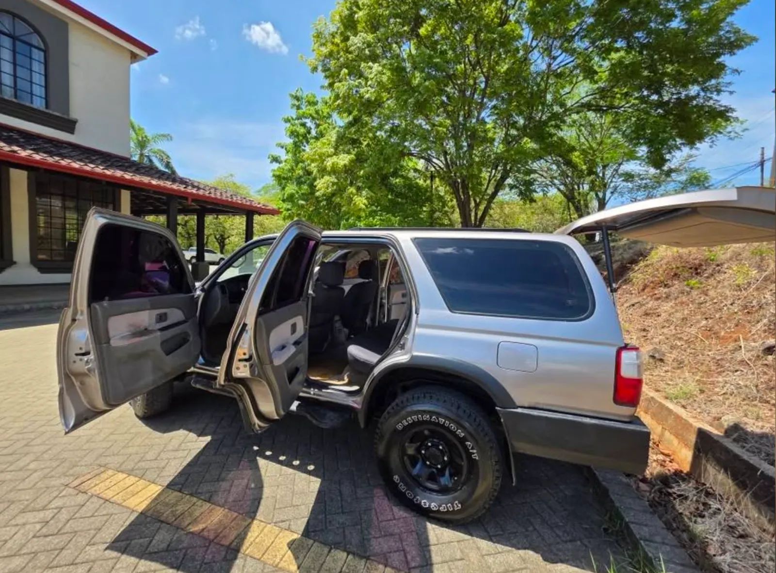 Toyota 4Runner - Image 2