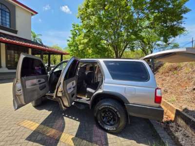 Toyota 4Runner - Image 2