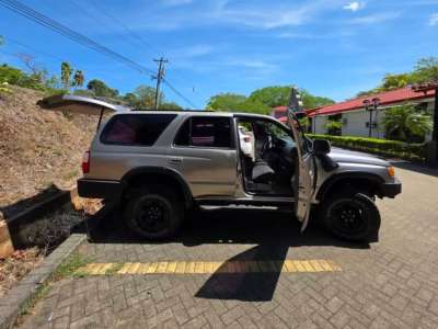 Toyota 4Runner - Image 8