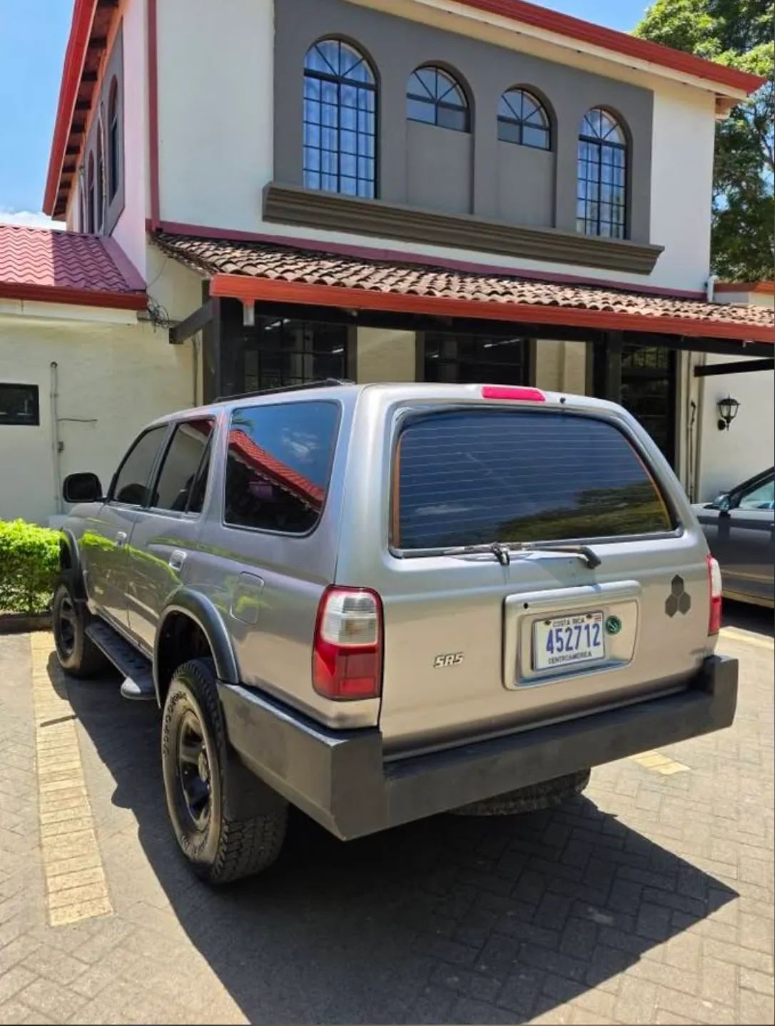 Toyota 4Runner - Image 12