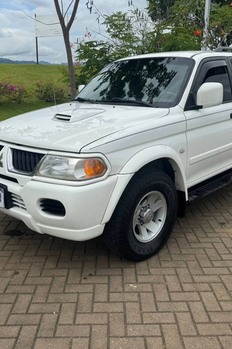 2005 Mitsubishi Montero Sport