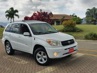 Toyota RAV4 - Image 1