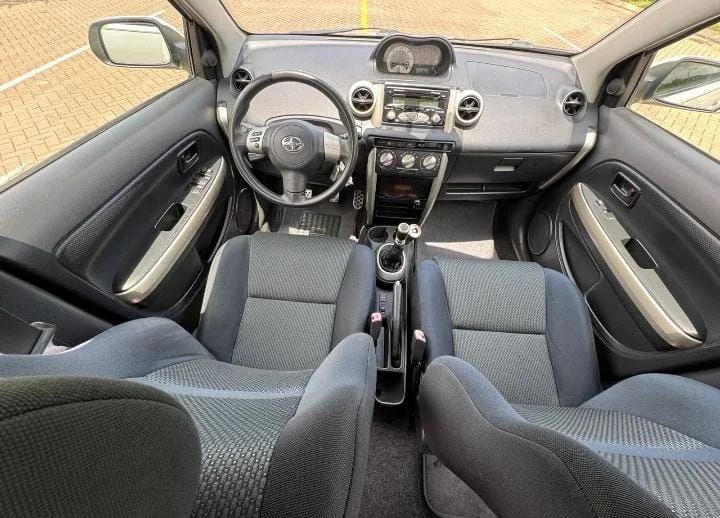 Toyota SCION XA - Image 2