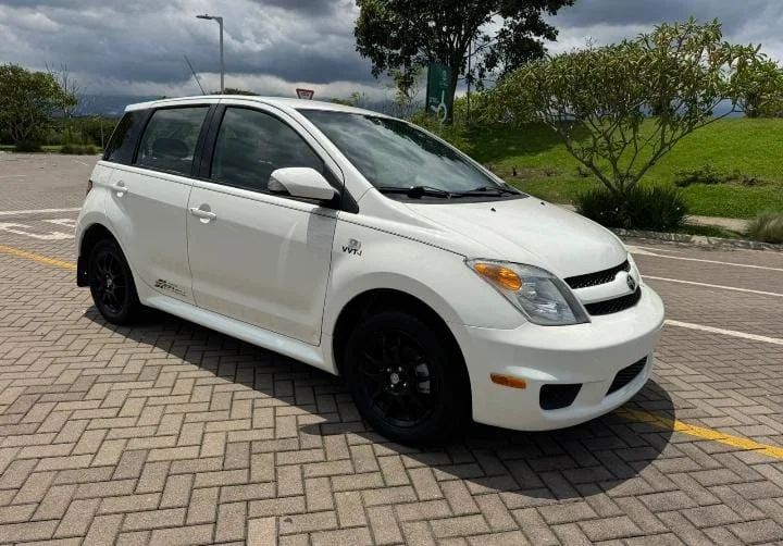 Toyota SCION XA - Image 5