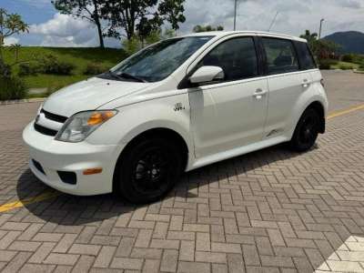 Toyota SCION XA - Image 6