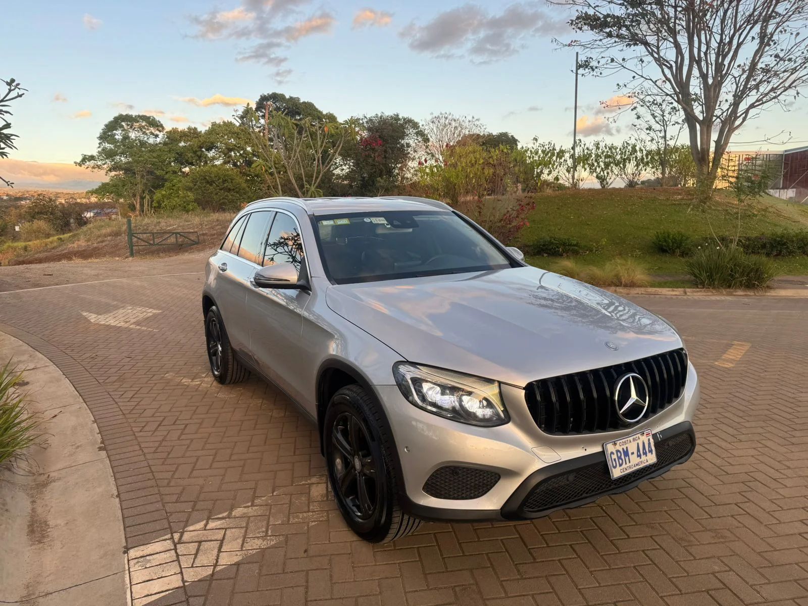 Mercedes-Benz GLC 250 - Image 1