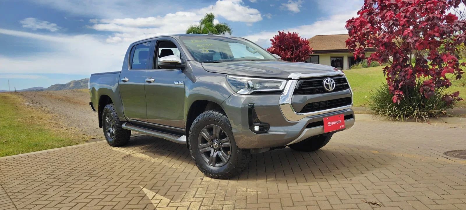 Toyota Hilux - Image 1