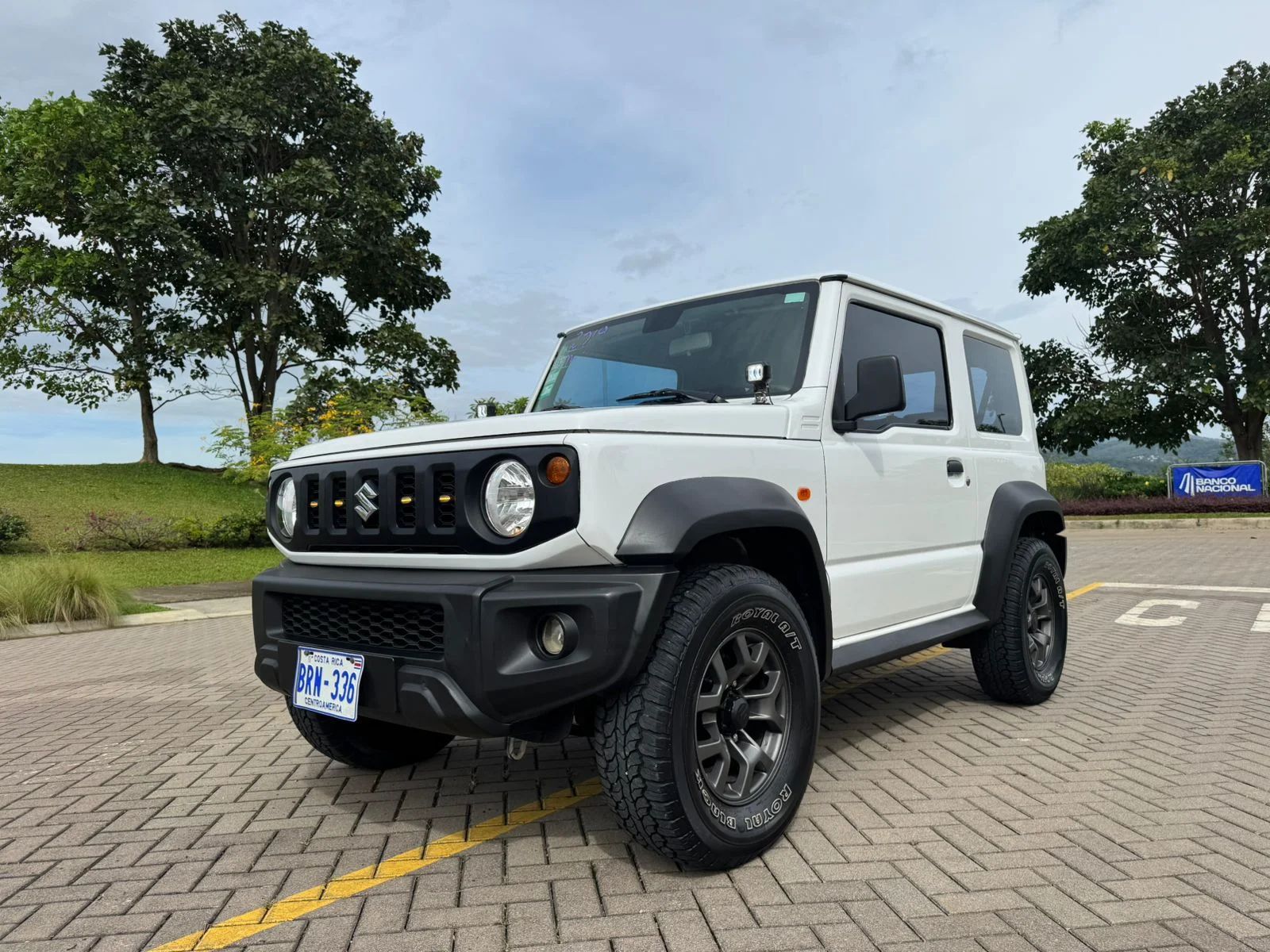 Suzuki Jimny - Image 1