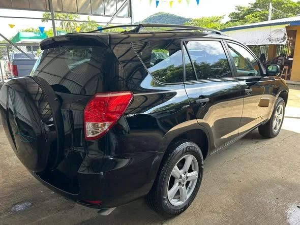 Toyota RAV4 - Image 2