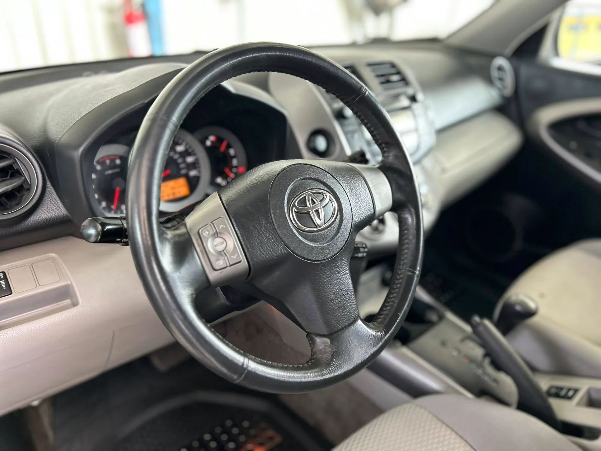 Toyota RAV4 - Image 4