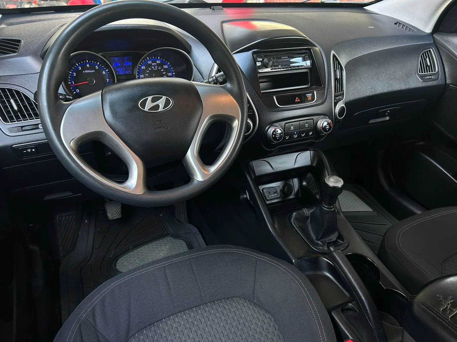 Hyundai Tucson - Image 9