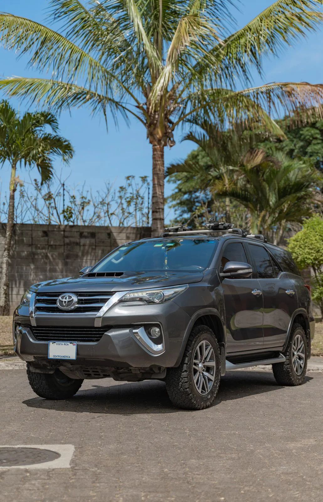 Toyota Fortuner - Image 1