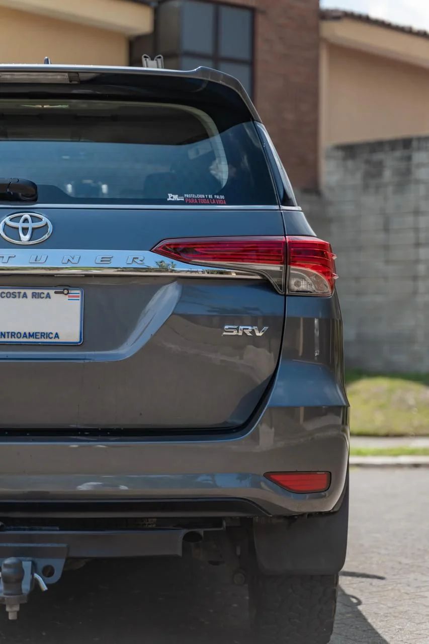 Toyota Fortuner - Image 4