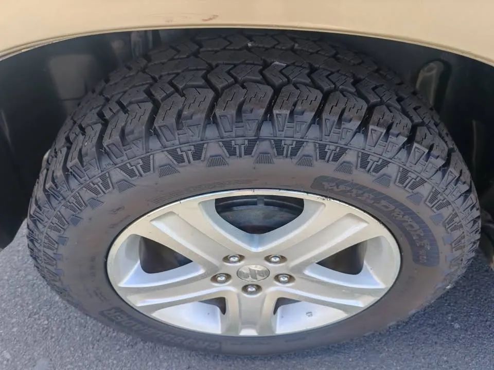 Suzuki Vitara - Image 8