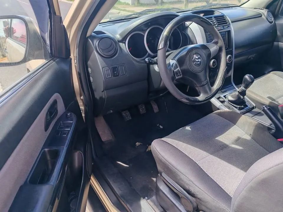 Suzuki Vitara - Image 12