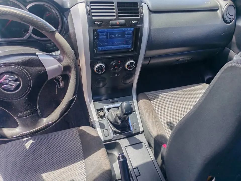 Suzuki Vitara - Image 13
